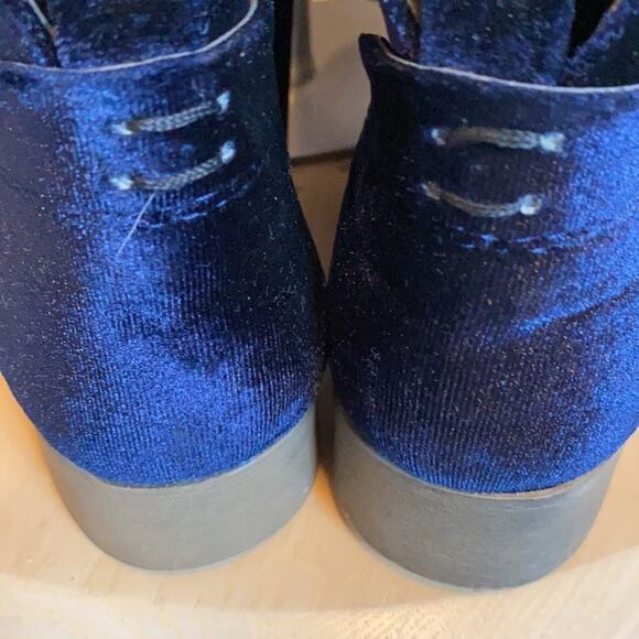 Steven Madden blue suede boots - Picture 6 of 6